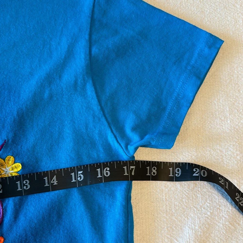 Artesanal Mexican Embroidered Top - Picture 2 of 7